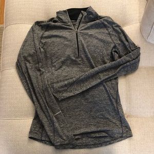 NIKE | DRI-FIT women’s quarter zip - size S